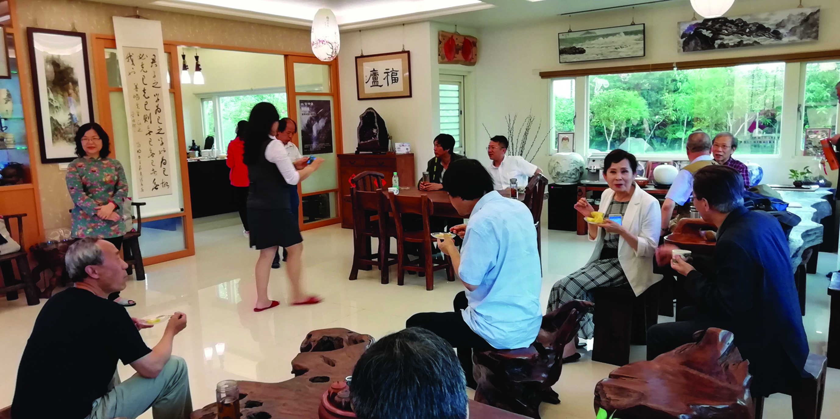4&emsp;在宜南美術(shù)學(xué)會參訪后品茗聯(lián)誼.jpg